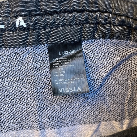 Men's Vissla Shorts Multicolor Striped Stretch L Pockets Beach Surf Activewear - Picture 2 of 11